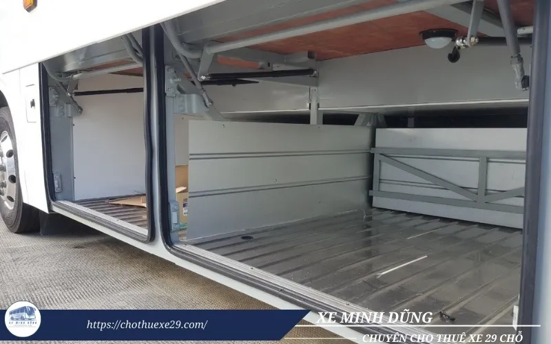 Cốp xe 29 chỗ Hyundai Tracomeco