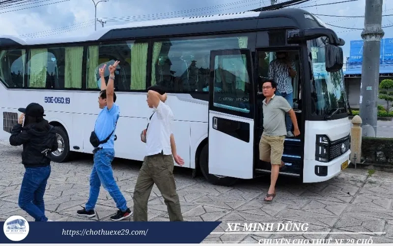 Giá Thuê xe 29 chỗ đi Lagi